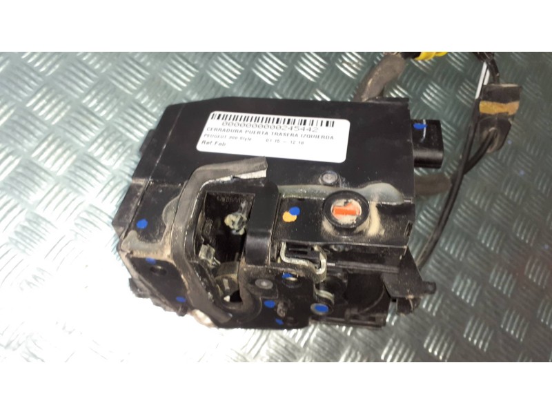 Recambio de cerradura puerta trasera izquierda para peugeot 308 style referencia OEM IAM   7 PINES
