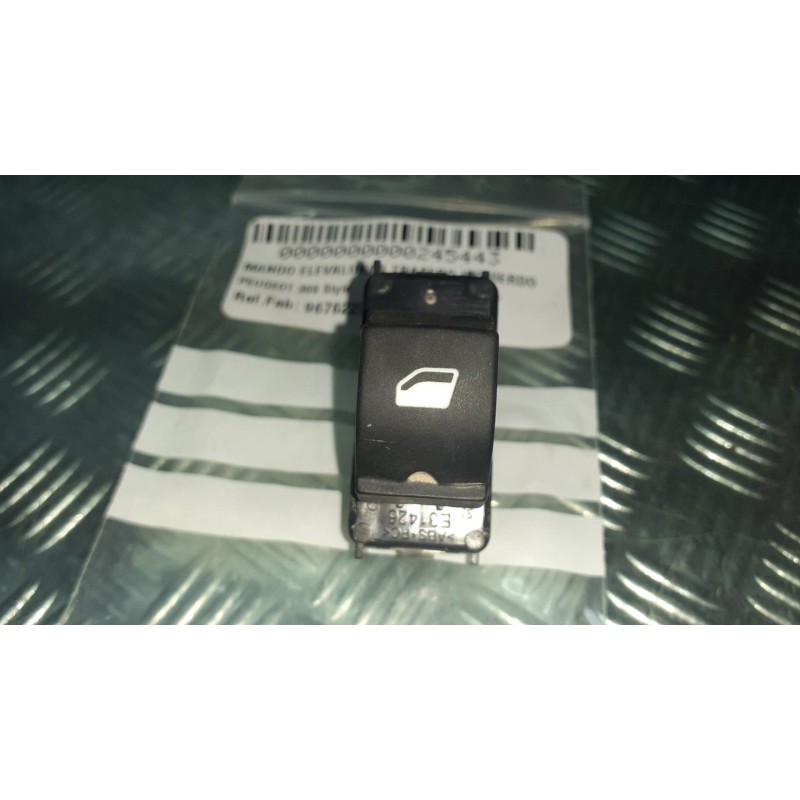 Recambio de mando elevalunas trasero izquierdo para peugeot 308 style referencia OEM IAM 96762292ZD  CONECTOR 4 PINES