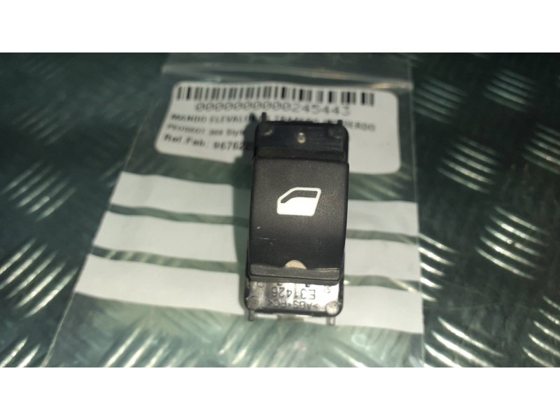 Recambio de mando elevalunas trasero izquierdo para peugeot 308 style referencia OEM IAM 96762292ZD  CONECTOR 4 PINES