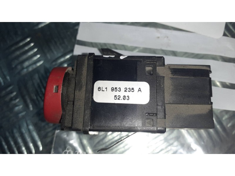 Recambio de warning para seat ibiza (6l1) stella referencia OEM IAM 6L1953235A  CONECTOR 4 PINES