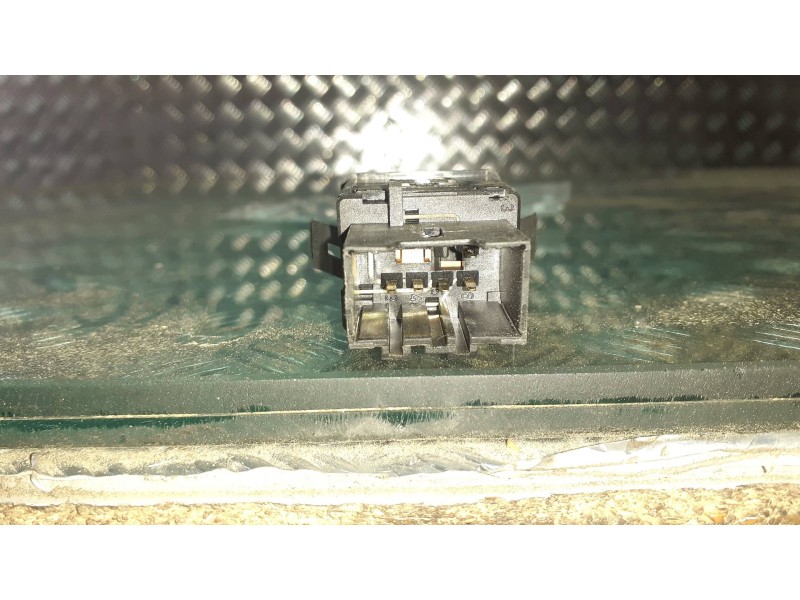 Recambio de interruptor para seat ibiza (6l1) stella referencia OEM IAM 6L1959621  CONECTOR 5 PINES