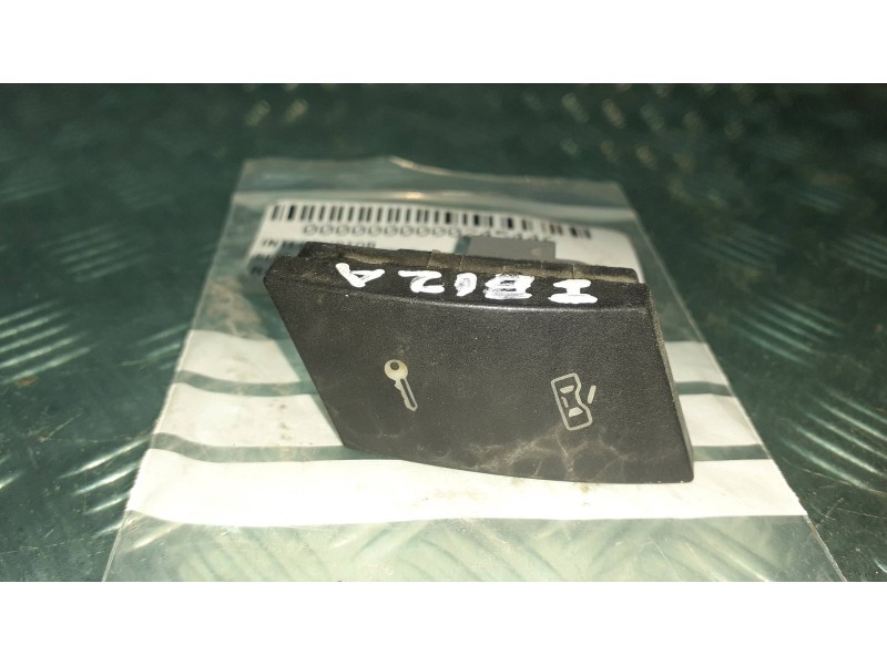 Recambio de interruptor para seat ibiza (6l1) stella referencia OEM IAM 6L1962125 CONECTOR 4 PINES BLOQUEO