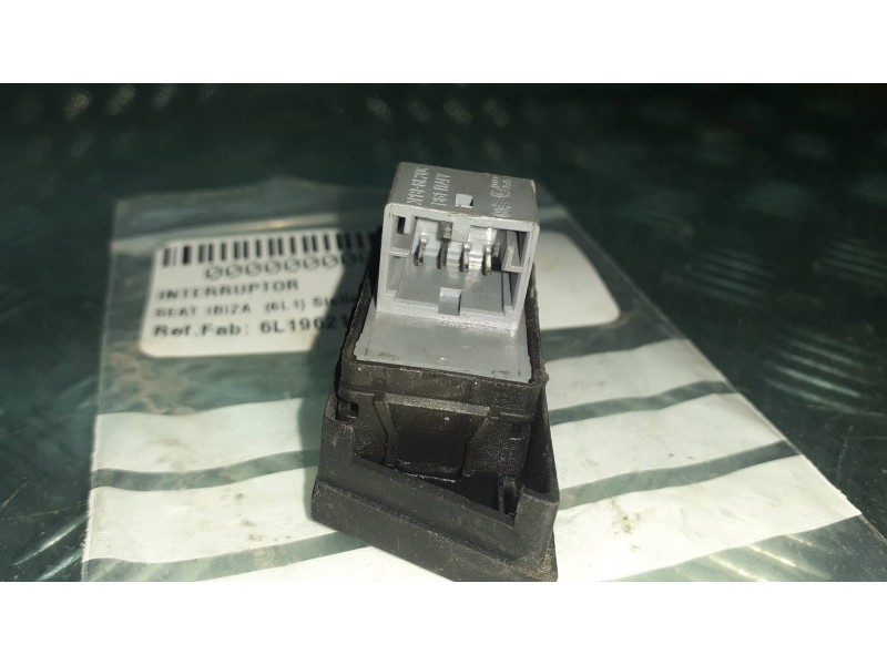 Recambio de interruptor para seat ibiza (6l1) stella referencia OEM IAM 6L1962125 CONECTOR 4 PINES BLOQUEO