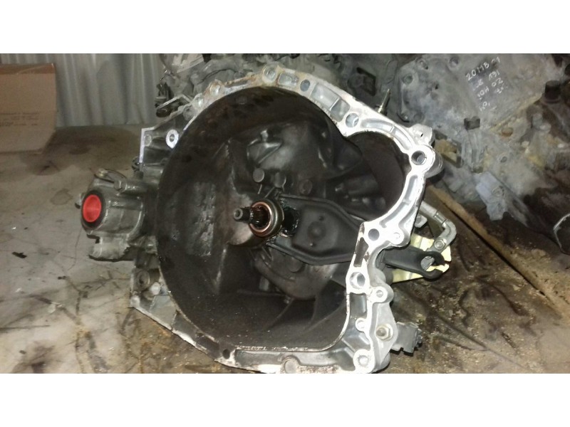 Recambio de caja cambios para peugeot 206 berlina xs referencia OEM IAM 20DP04  5 VELOCIDADES