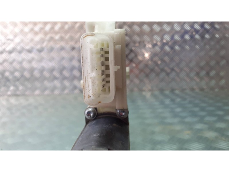 Recambio de motor elevalunas trasero derecho para peugeot 308 style referencia OEM IAM 9825710480  CONECTOR 6 PINES