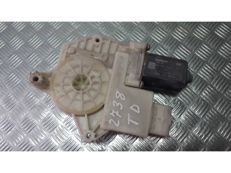 Recambio de motor elevalunas trasero derecho para peugeot 308 style referencia OEM IAM 9825710480  CONECTOR 6 PINES