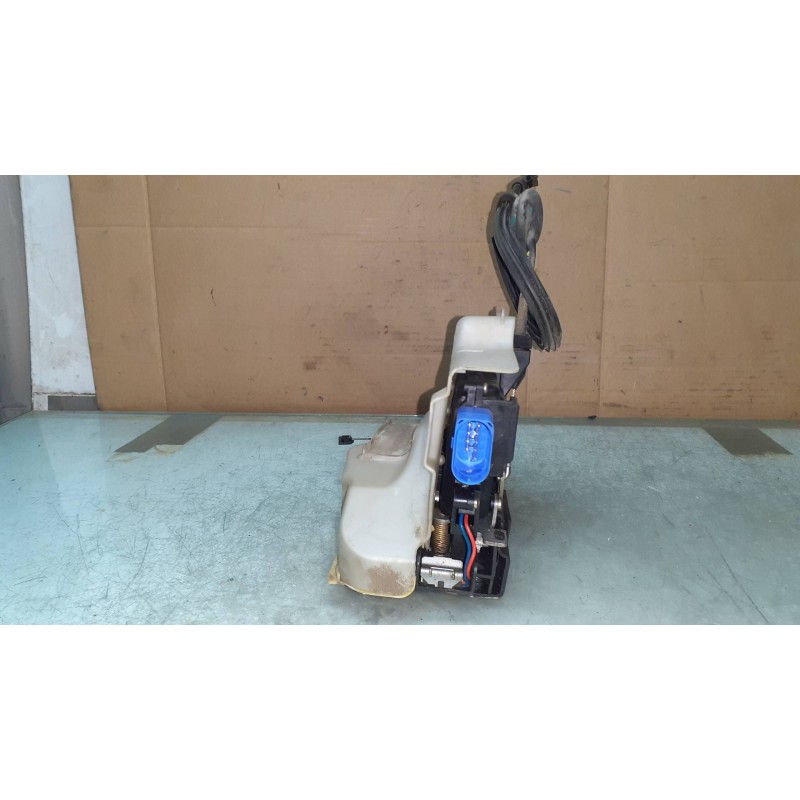 Recambio de cerradura puerta delantera derecha para volkswagen golf v berlina (1k1) highline referencia OEM IAM 3D1837016 163D18