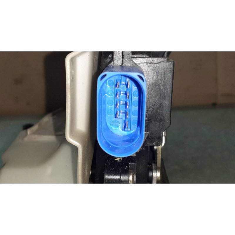 Recambio de cerradura puerta delantera derecha para volkswagen golf v berlina (1k1) highline referencia OEM IAM 3D1837016 163D18