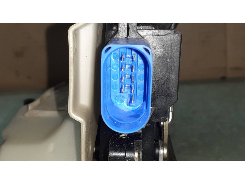 Recambio de cerradura puerta delantera derecha para volkswagen golf v berlina (1k1) highline referencia OEM IAM 3D1837016 163D18