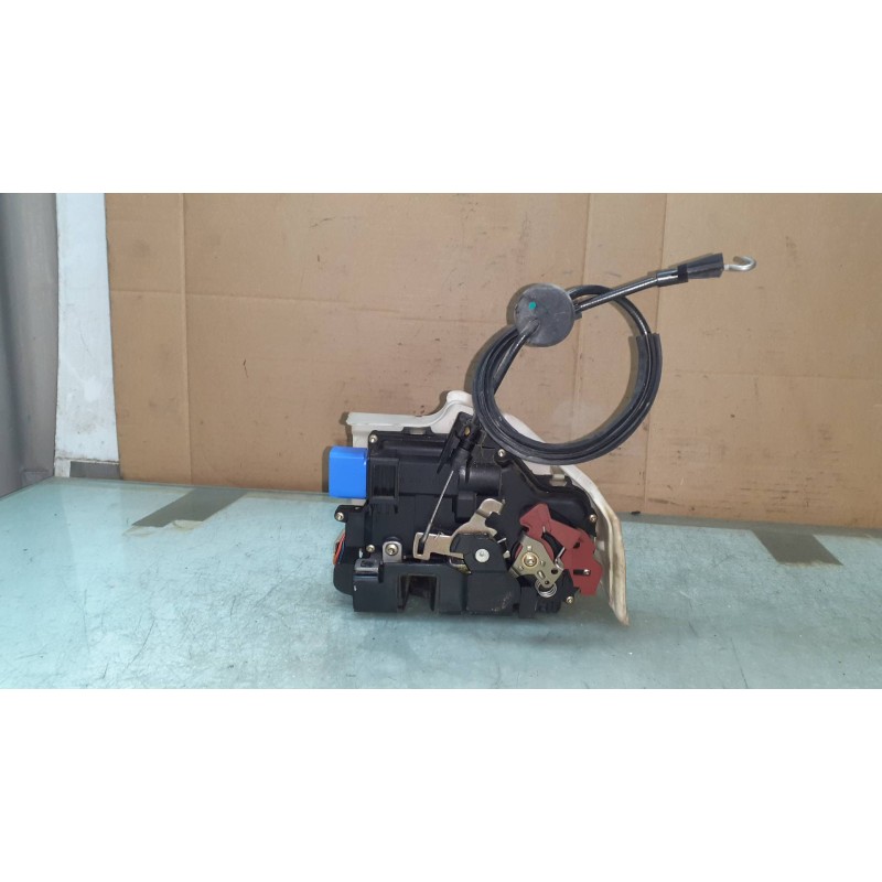Recambio de cerradura puerta delantera derecha para volkswagen golf v berlina (1k1) highline referencia OEM IAM 3D1837016 163D18