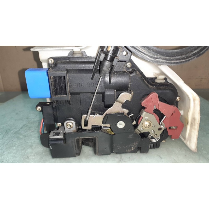 Recambio de cerradura puerta delantera derecha para volkswagen golf v berlina (1k1) highline referencia OEM IAM 3D1837016 163D18