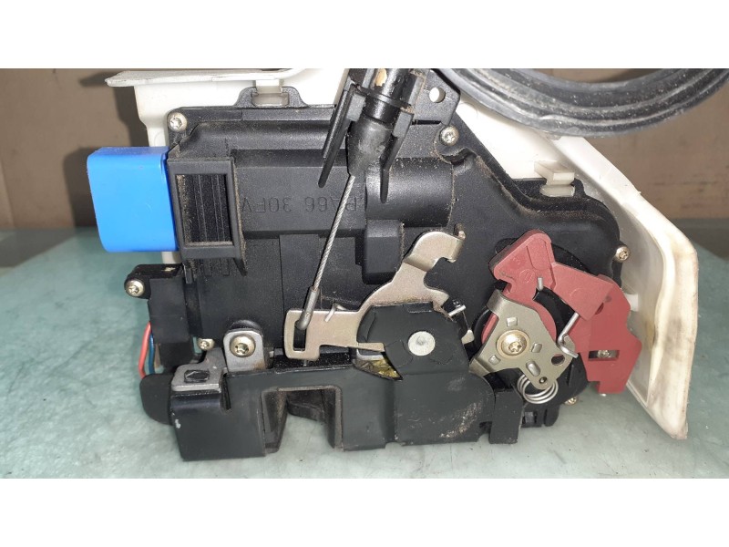 Recambio de cerradura puerta delantera derecha para volkswagen golf v berlina (1k1) highline referencia OEM IAM 3D1837016 163D18