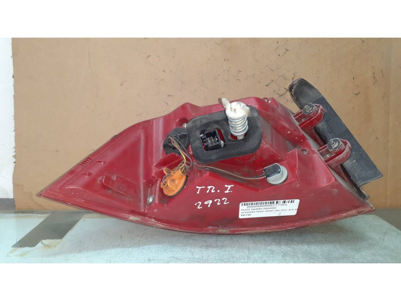 Recambio de piloto trasero izquierdo para volkswagen passat variant (365) edition bluemotion referencia OEM IAM   