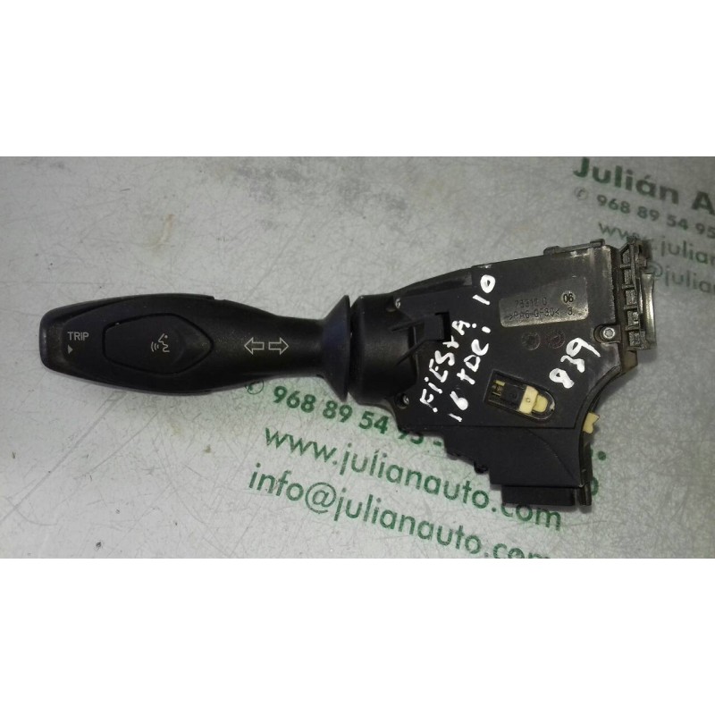 Recambio de mando intermitentes para ford fiesta (cb1) titanium referencia OEM IAM 8A6T13335CC  