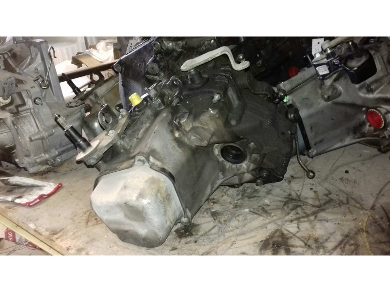 Recambio de caja cambios para peugeot 206 berlina xs referencia OEM IAM 20CQ53  5 VELOCIDADES