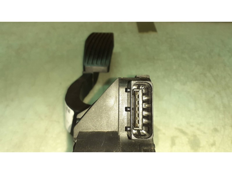 Recambio de pedal acelerador para opel adam unlimited ecoflex referencia OEM IAM 13305804 BITRON 13305804B720