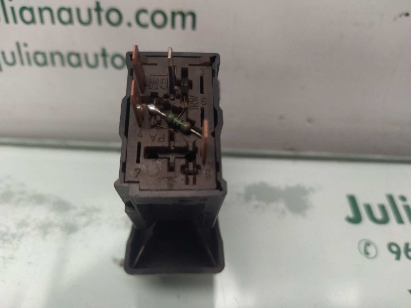 Recambio de warning para opel astra g berlina club referencia OEM IAM 09138059 09138728 