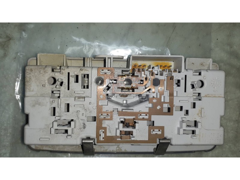 Recambio de luz interior para opel adam unlimited ecoflex referencia OEM IAM 316627975 167352 HELLA