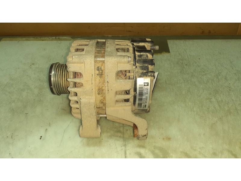 Recambio de alternador para opel adam unlimited ecoflex referencia OEM IAM 13597226 VALEO 130A