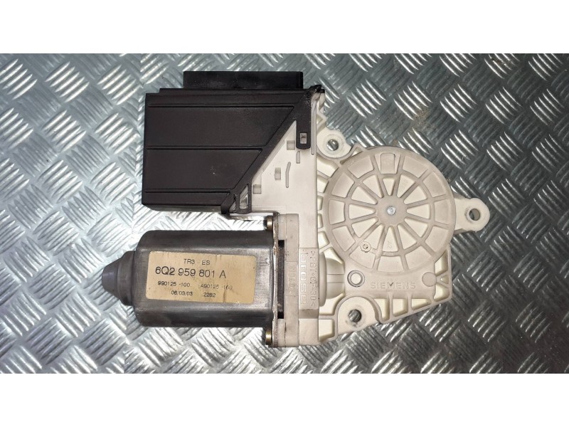 Recambio de motor elevalunas delantero derecho para seat ibiza (6l1) stella referencia OEM IAM 6Q2959801A A90125100 990125100