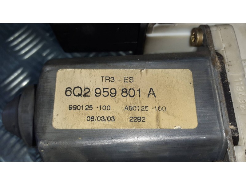 Recambio de motor elevalunas delantero derecho para seat ibiza (6l1) stella referencia OEM IAM 6Q2959801A A90125100 990125100