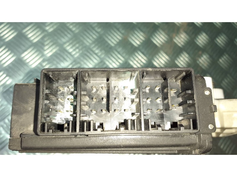 Recambio de motor elevalunas delantero derecho para seat ibiza (6l1) stella referencia OEM IAM 6Q2959801A A90125100 990125100