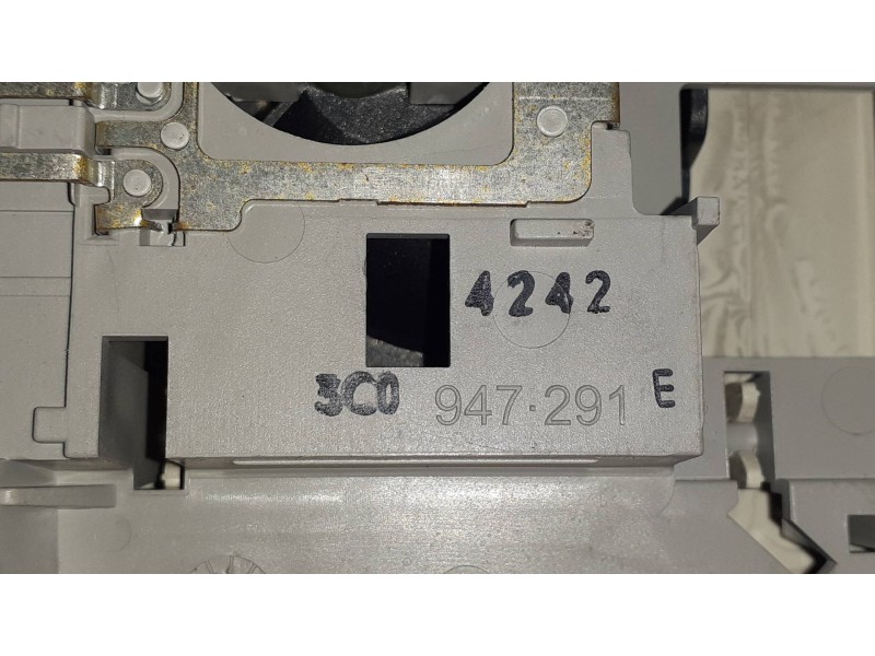 Recambio de luz interior para volkswagen passat variant (365) edition bluemotion referencia OEM IAM 3C0947291E 3C0947291 