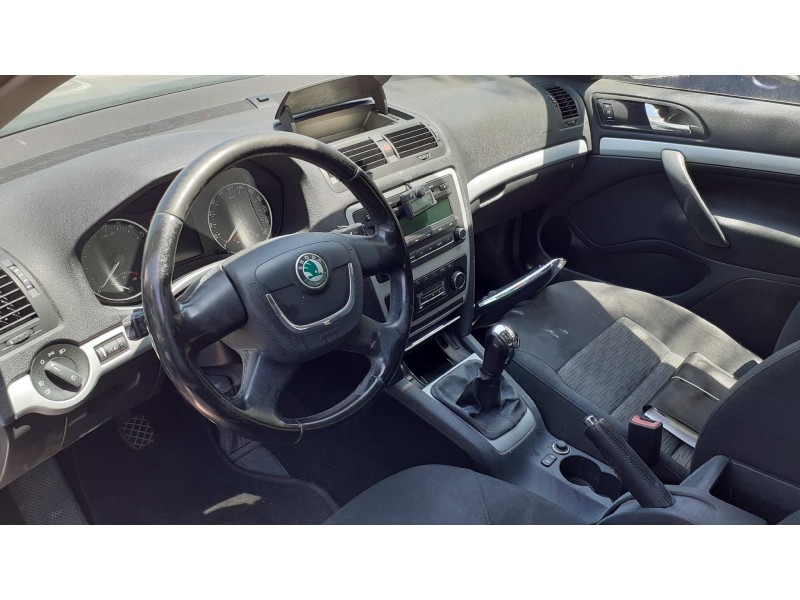 skoda octavia berlina (1z3) del año 2010