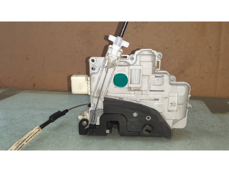 Recambio de cerradura puerta trasera derecha para volkswagen passat variant (365) edition bluemotion referencia OEM IAM 3C483901