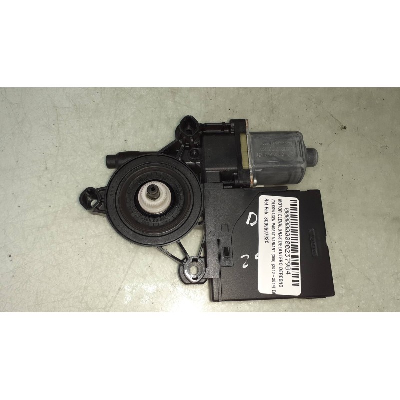 Recambio de motor elevalunas delantero derecho para volkswagen passat variant (365) edition bluemotion referencia OEM IAM 3C0959