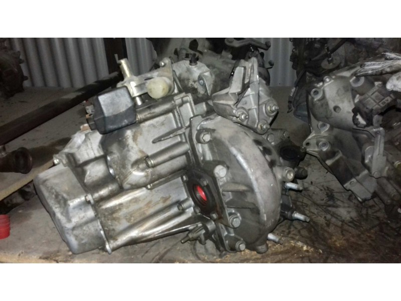 Recambio de caja cambios para citroen c5 berlina 2.0 hdi premier referencia OEM IAM 20ML23  5 VELOCIDADES