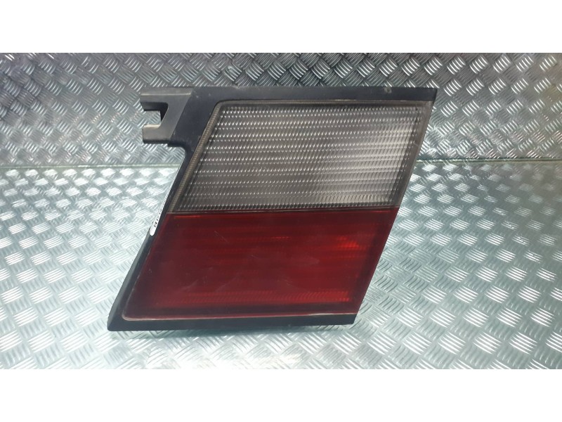 Recambio de piloto trasero derecho interior para nissan primera berlina (p11) 2.0 navigation referencia OEM IAM    Recambio de piloto trasero derecho interior para nissan primera berlina (p11) 2.0 navigation referencia OEM IAM