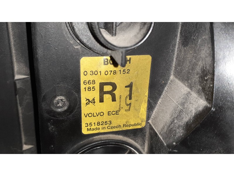 Recambio de faro derecho para volvo serie 740 berlina/familiar gl exklusiv berlina referencia OEM IAM 0301078152 1305235143 3518