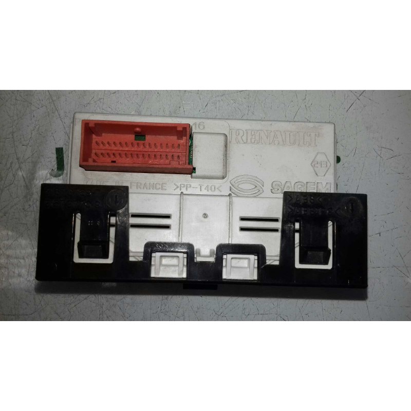 Recambio de pantalla multifuncion para renault megane ii berlina 3p extreme referencia OEM IAM 8200107839 8200107839B SAGEM