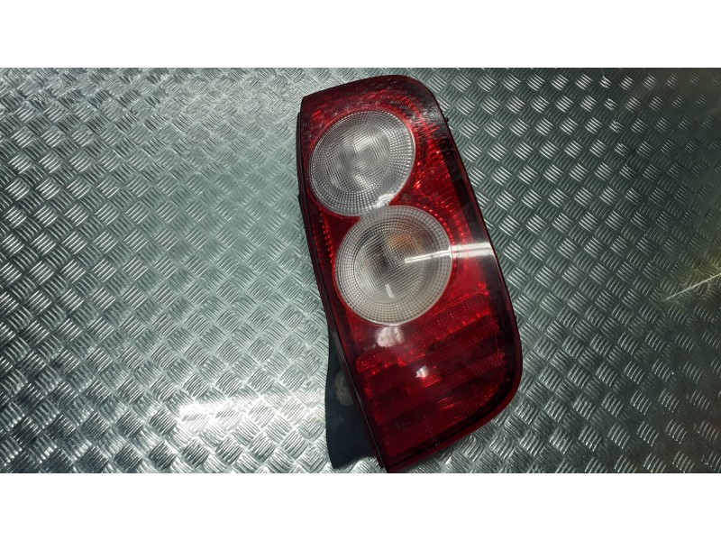 Recambio de piloto trasero derecho para nissan micra (k12e) line up referencia OEM IAM   