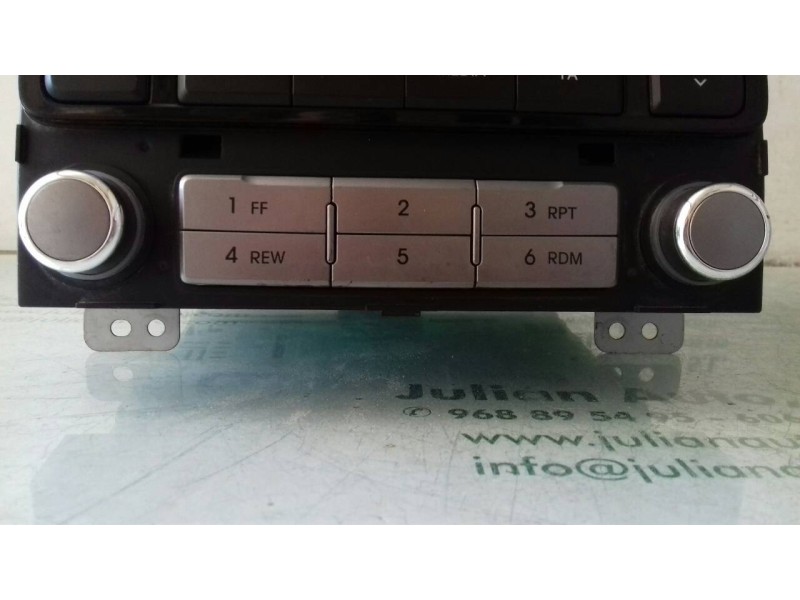 Recambio de sistema audio / radio cd para hyundai i20 basis referencia OEM IAM 961211J2528LH  
