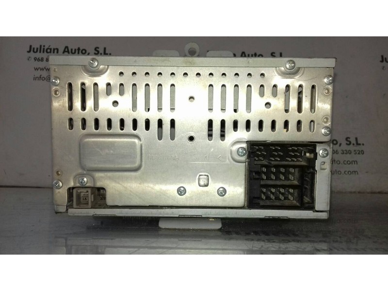 Recambio de sistema audio / radio cd para hyundai i20 basis referencia OEM IAM 961211J2528LH  