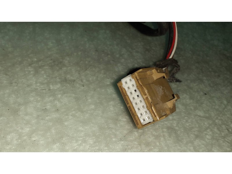 Recambio de retrovisor derecho para audi a4 berlina (8e) 1.9 tdi referencia OEM IAM 010681  ELECTRICO