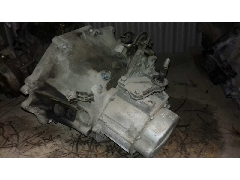 Recambio de caja cambios para peugeot 307 berlina (s2) xr referencia OEM IAM 20DM75  5 VELOCIDADES