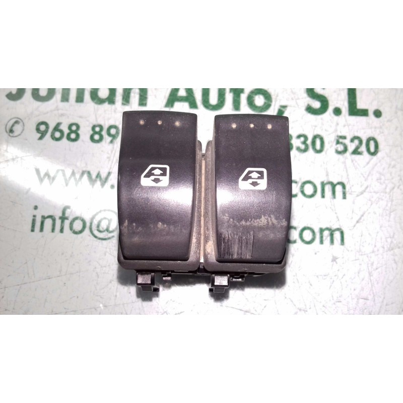 Recambio de mando elevalunas delantero izquierdo para renault scenic ii emotion referencia OEM IAM 015088D 5+5 PINES GRIS