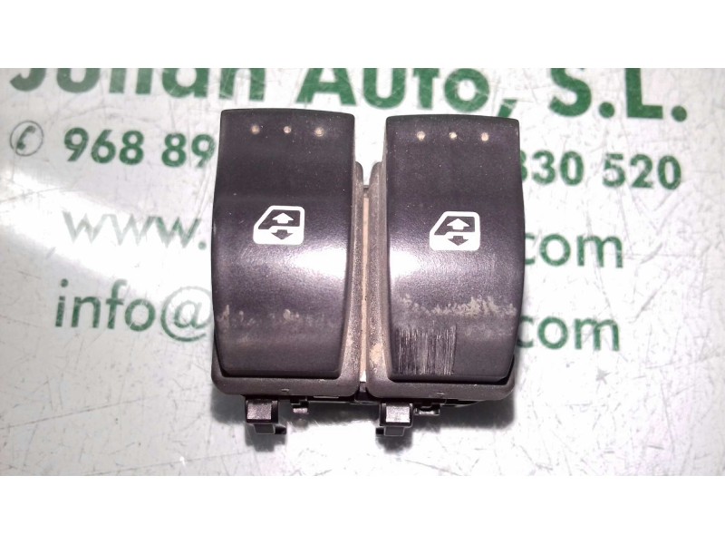 Recambio de mando elevalunas delantero izquierdo para renault scenic ii emotion referencia OEM IAM 015088D 5+5 PINES GRIS