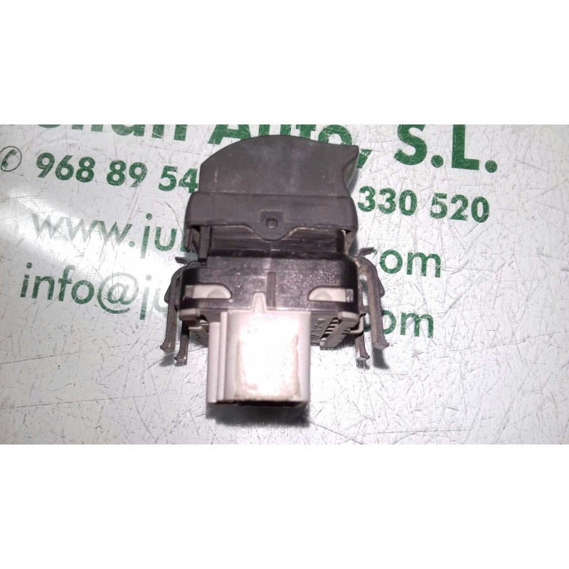 Recambio de mando elevalunas delantero izquierdo para renault scenic ii emotion referencia OEM IAM 015088D 5+5 PINES GRIS