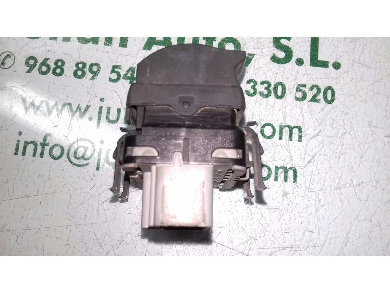 Recambio de mando elevalunas delantero izquierdo para renault scenic ii emotion referencia OEM IAM 015088D 5+5 PINES GRIS