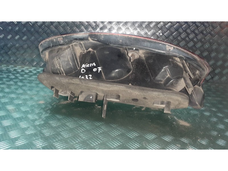 Recambio de piloto trasero derecho para nissan micra (k12e) acenta referencia OEM IAM 89038564  