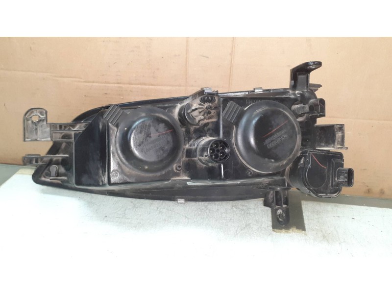 Recambio de faro derecho para opel vectra b berlina básico (1999) referencia OEM IAM 54532888 0307852335 54532933