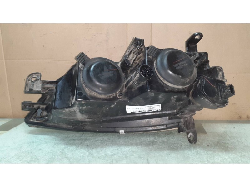 Recambio de faro derecho para opel vectra b berlina básico (1999) referencia OEM IAM 54532888 0307852335 54532933