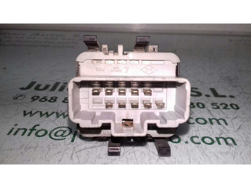 Recambio de mando elevalunas delantero izquierdo para renault scenic ii emotion referencia OEM IAM 015088D 5+5 PINES GRIS
