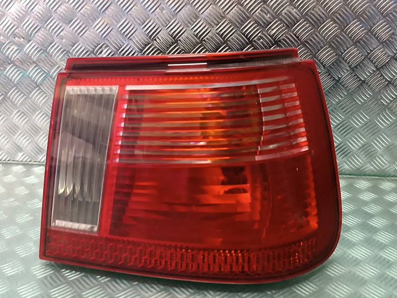 Recambio de piloto trasero derecho para seat ibiza (6k1) select referencia OEM IAM 6K6945258C  964040