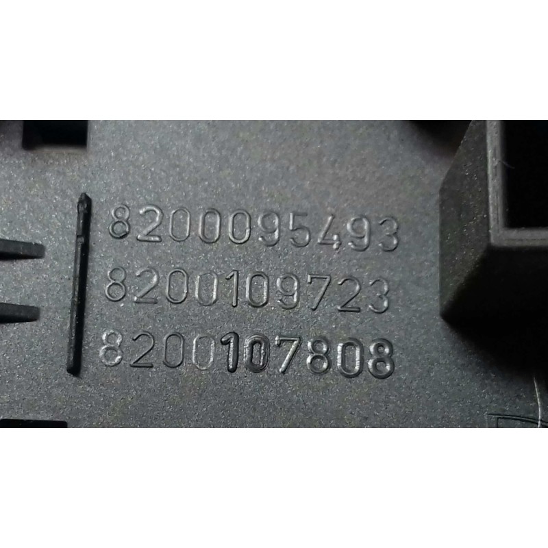 Recambio de warning para renault megane ii berlina 5p confort authentique referencia OEM IAM 88040001 88040002 NEGRO