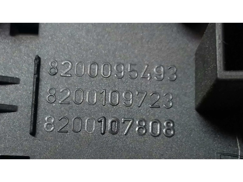 Recambio de warning para renault megane ii berlina 5p confort authentique referencia OEM IAM 88040001 88040002 NEGRO